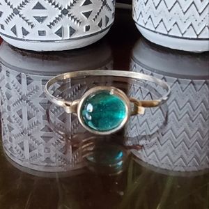 Translucent green stone bracelet